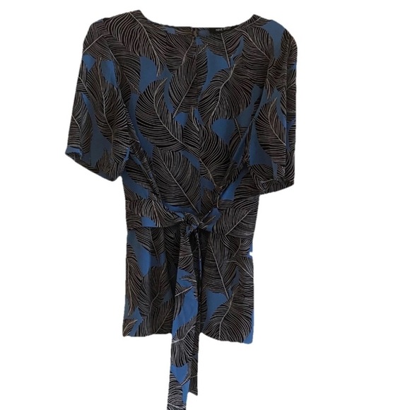 Nine West Blue & Black Leaf Print Tie-Front Blouse Size Large - Picture 6 of 11